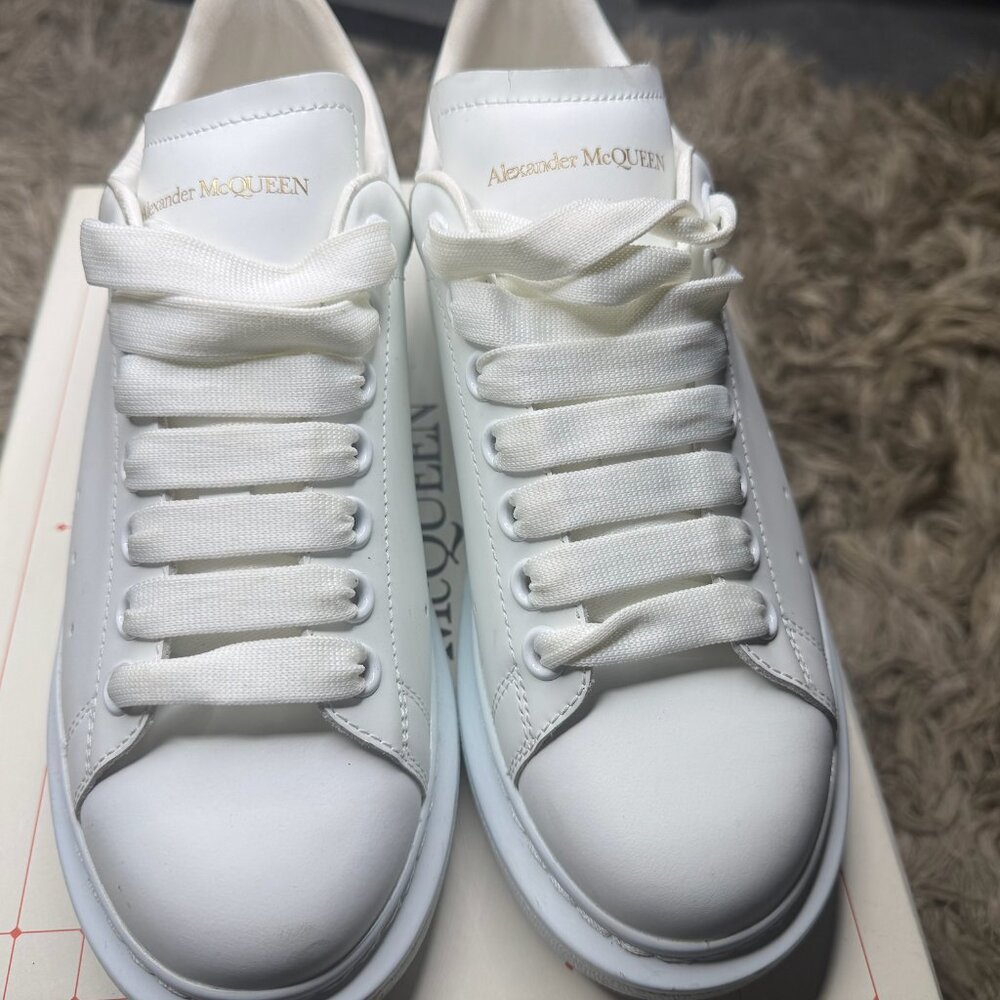 Authentic Alexander McQueen Women Size 38
